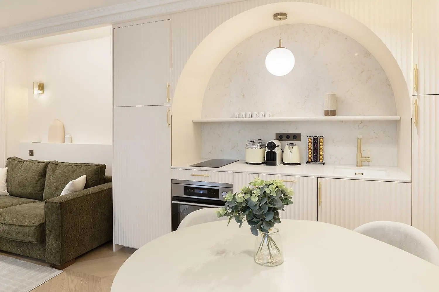 Pick A Flat's With Services In Opera Lejlighed