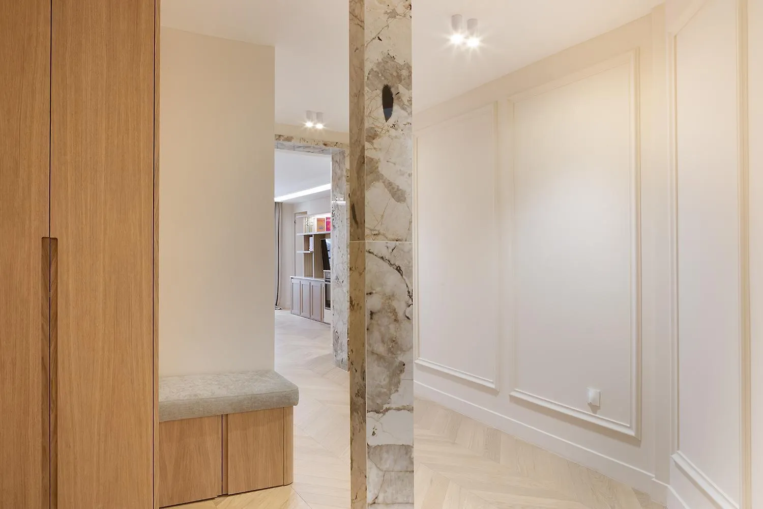 Pick A Flat's With Services In Opera Apartment *