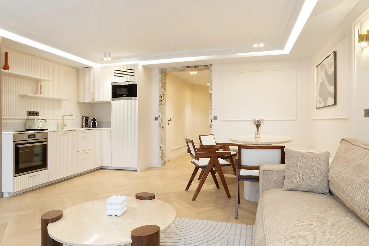 Apartment Pick A Flat's With Services In Opera *